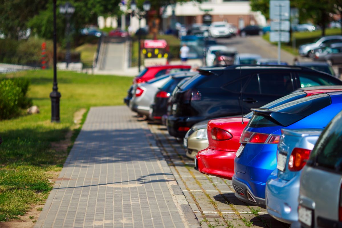 Parkplatzmangel: praktische Lösungen für Wohngebiete